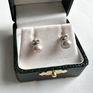 Light Grey Pearl Earring